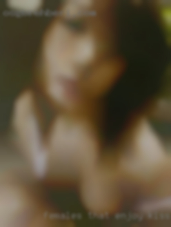 Females that enjoy kissing swingers and foreplay from Aberdeen.
